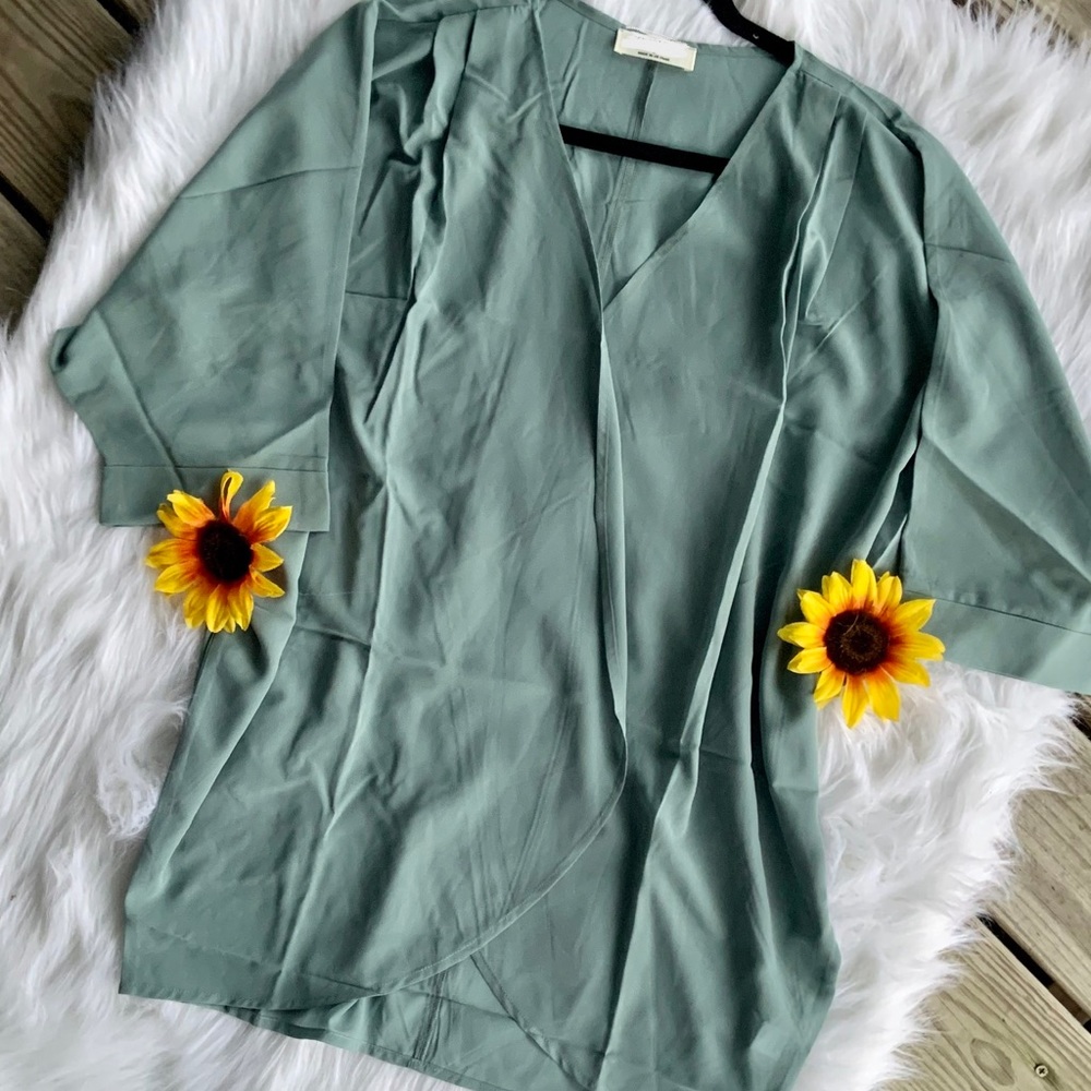 Light green kimono.